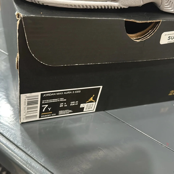 JORDAN MAX AURA 3 (GS) - Picture 7 of 7